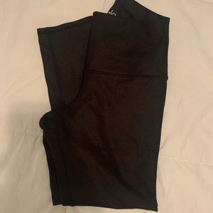 Alo yoga cropped leggings